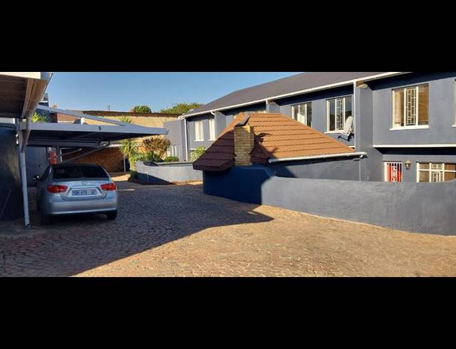 2 BEDROOM DUPLEX FOR SALE IN PRIMROSE HILL